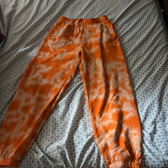 Aritzia sweat pants - Picture 2 of 3